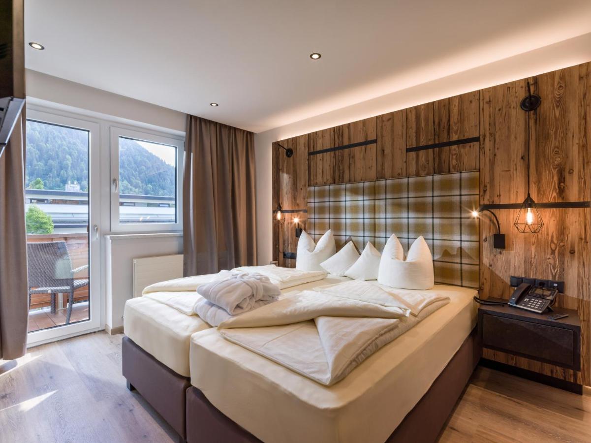 Aparthotel Bergland Soll Bagian luar foto