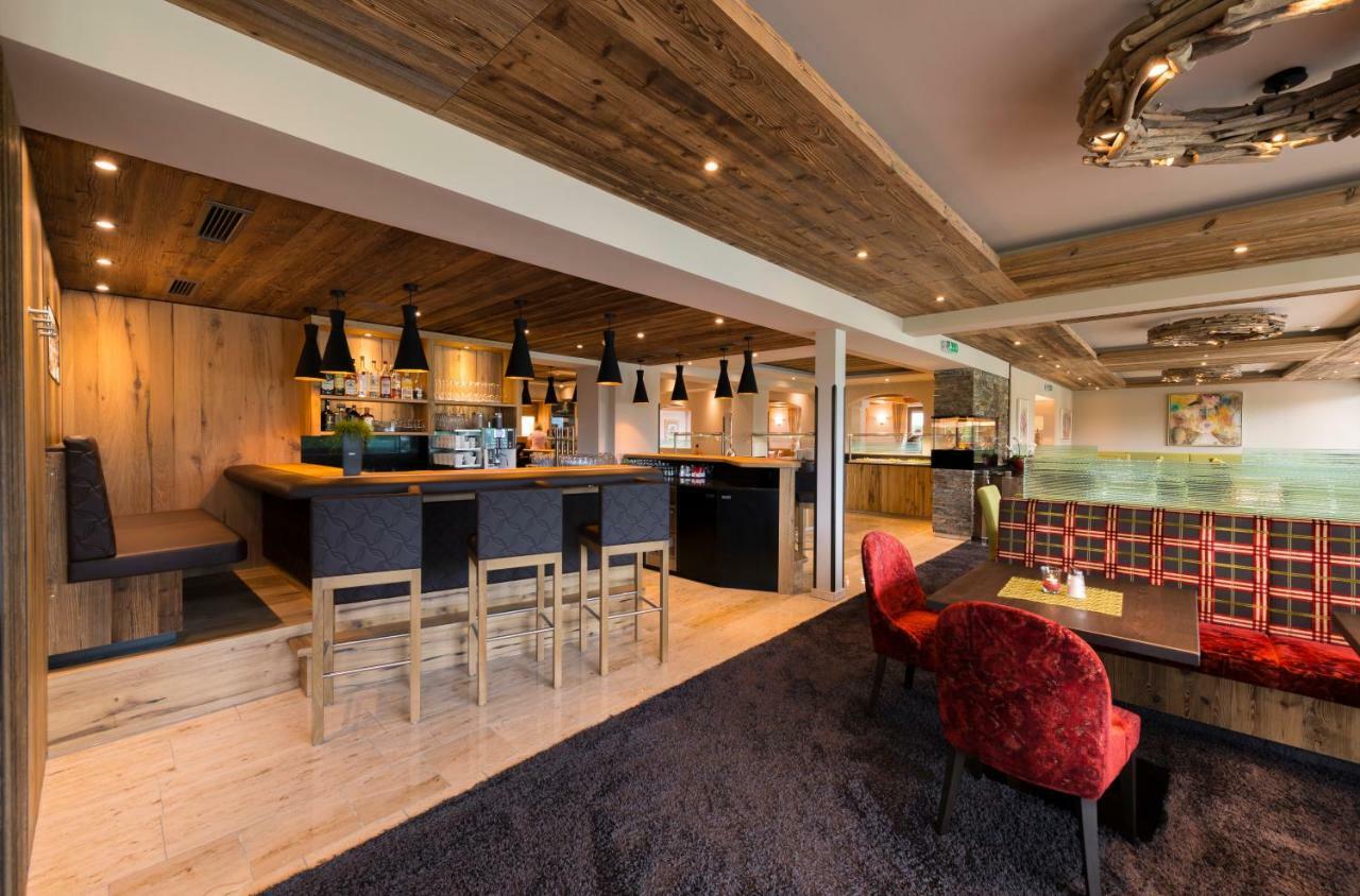 Aparthotel Bergland Soll Bagian luar foto